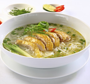 Phở  gà đùi cánh
