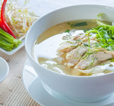 Bún gà đùi cánh